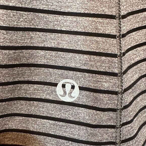 Lululemon Athletica Striped Cherry Cheetah Super Sport Tank Black Gray Size 6 - Picture 6 of 6